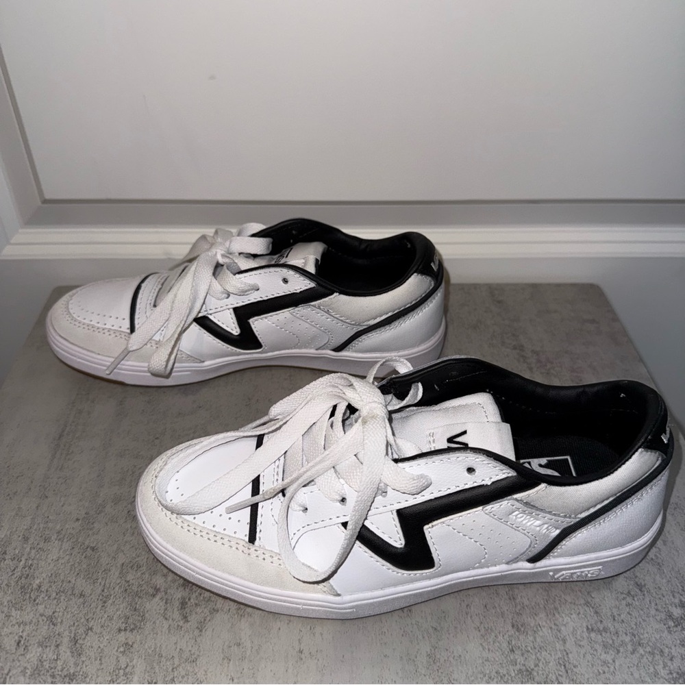 Vans Lowland Serio Collection Black/White Size 4.5 Men -
6 Women - Picture 4 of 7